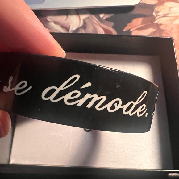 CHANEL coco resin black bracelet vintage w/ box - Picture 7 of 7